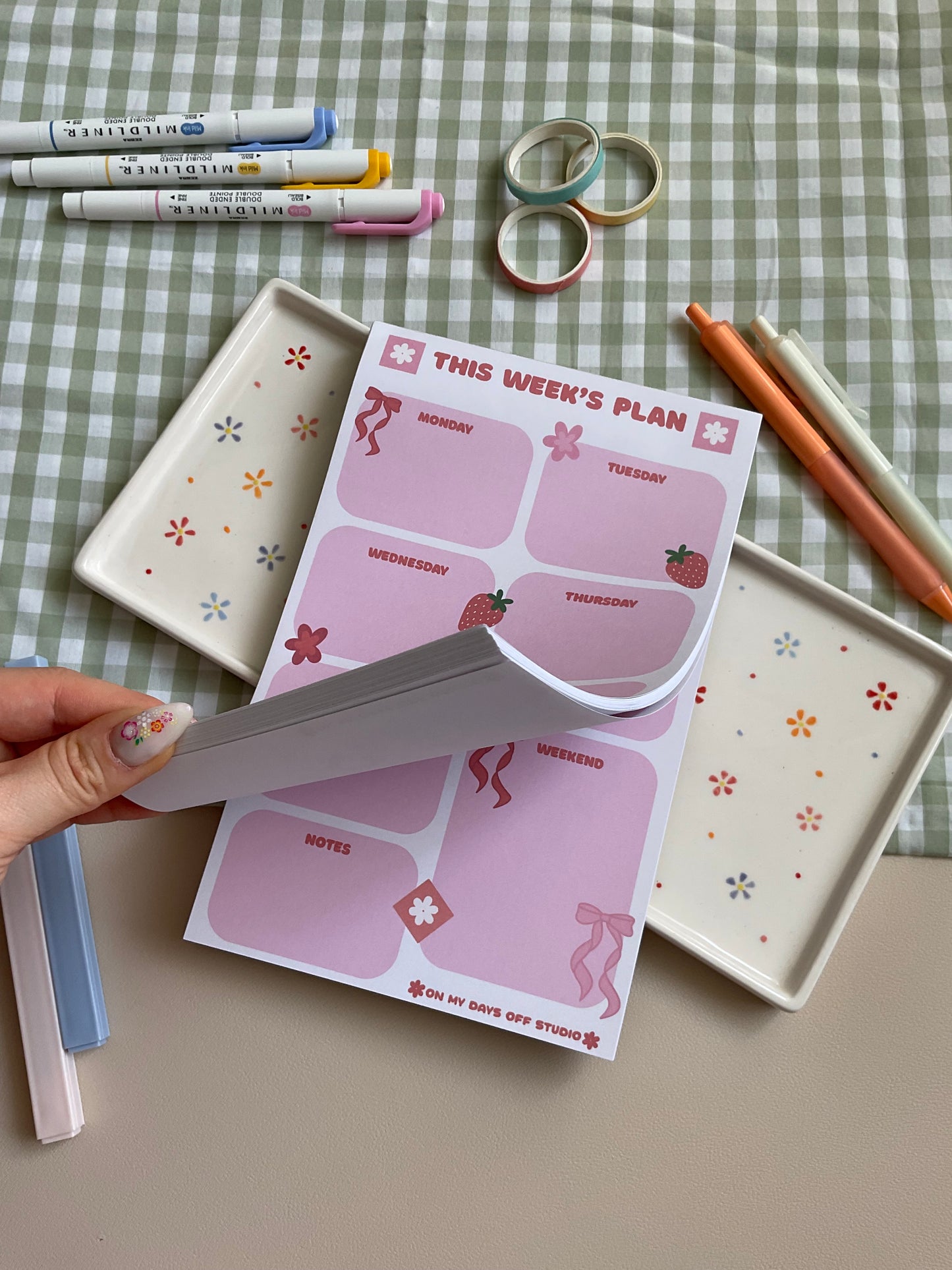 Strawberry Weekly Planner Notepad