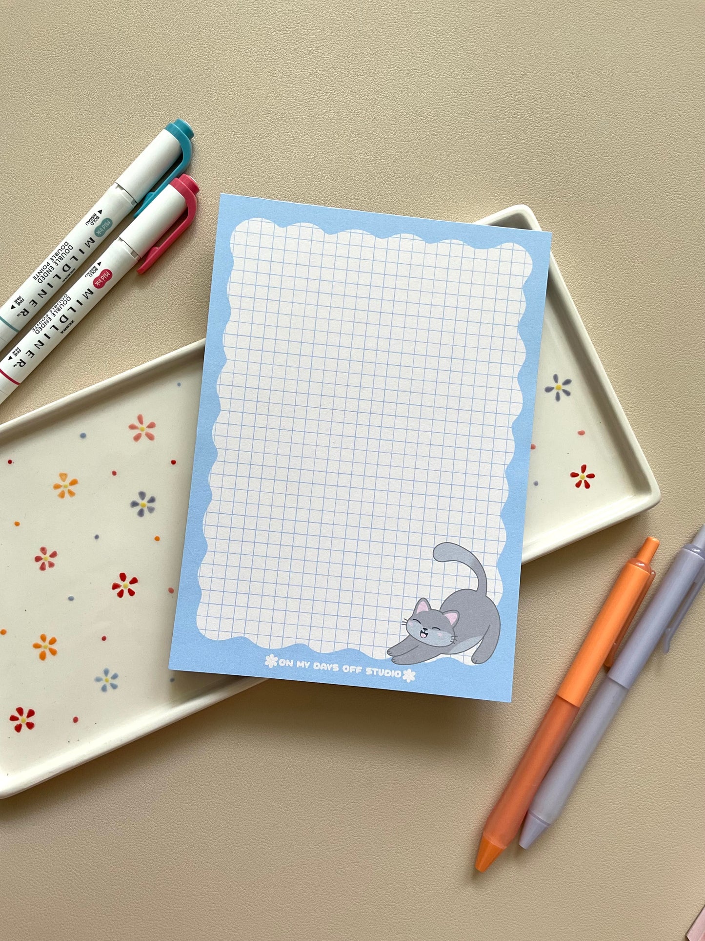 Grey Cat Grid Notepad