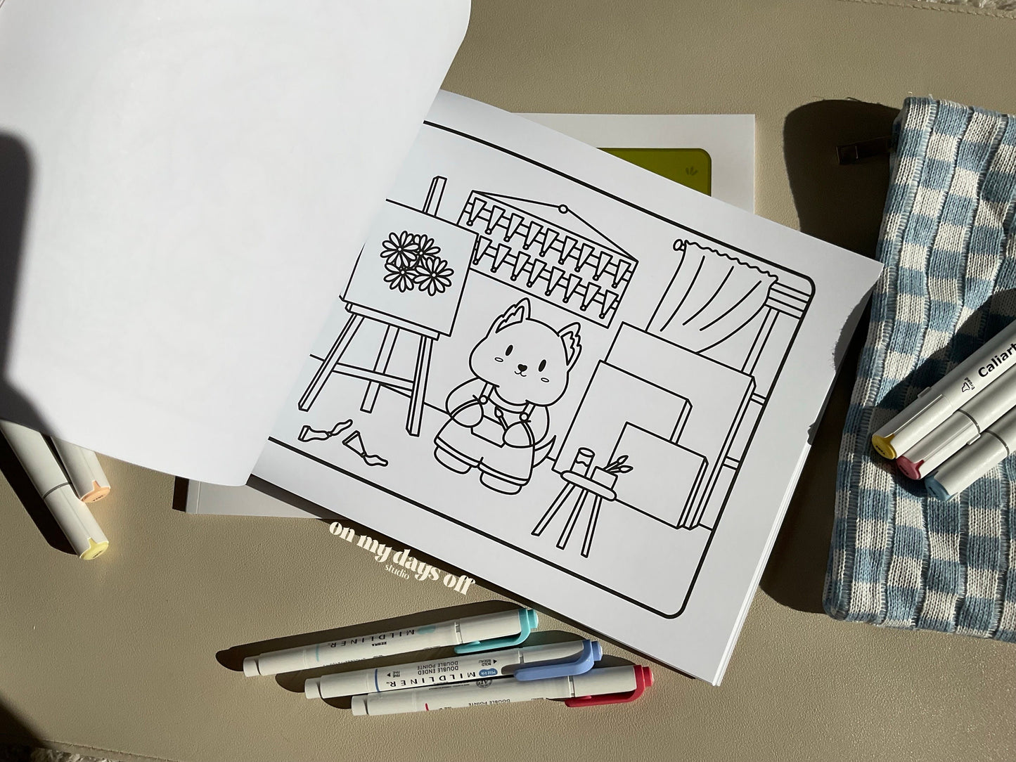 This coloring book features 20 illustrations printed on high quality paper, perfect for your coloring sessions!